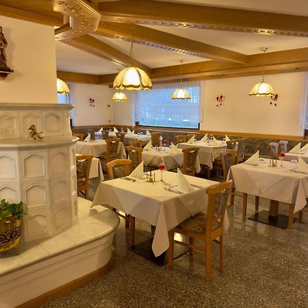 Hotel Sella Ronda Serenella カンピテッロ・ディ・ファッサ エクステリア 写真