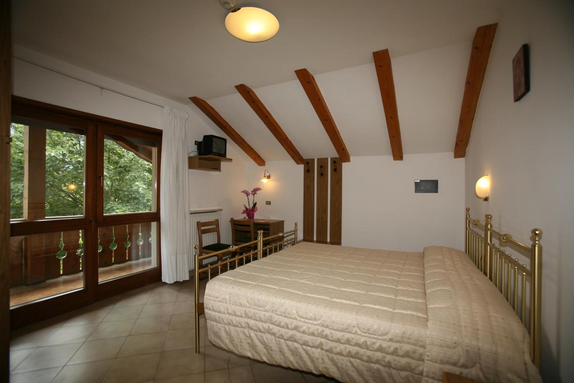 Hotel Sella Ronda Serenella カンピテッロ・ディ・ファッサ エクステリア 写真